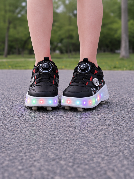 Siyah LED Işıklı Kaykaylı Çocuk Ayakkabısı – Tekerlekli Paten Model Spor Ayakkabı