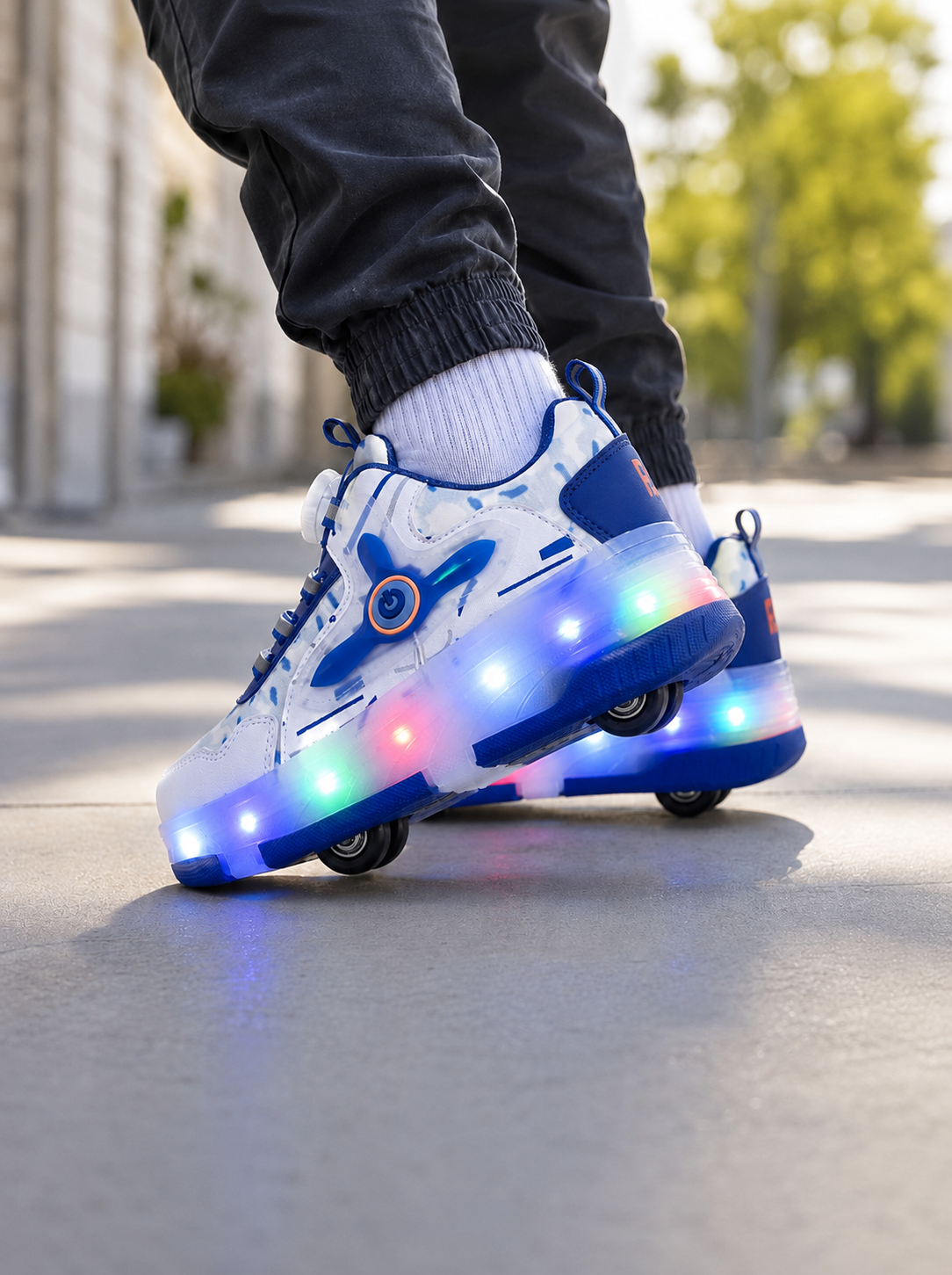 Erkek Çocuk Işıklı Kaykaylı Paten Ayakkabı – Tak Çıkar 4 Tekerlekli LED Spor Sneaker Otomatik Bağcıklı Ortopedik